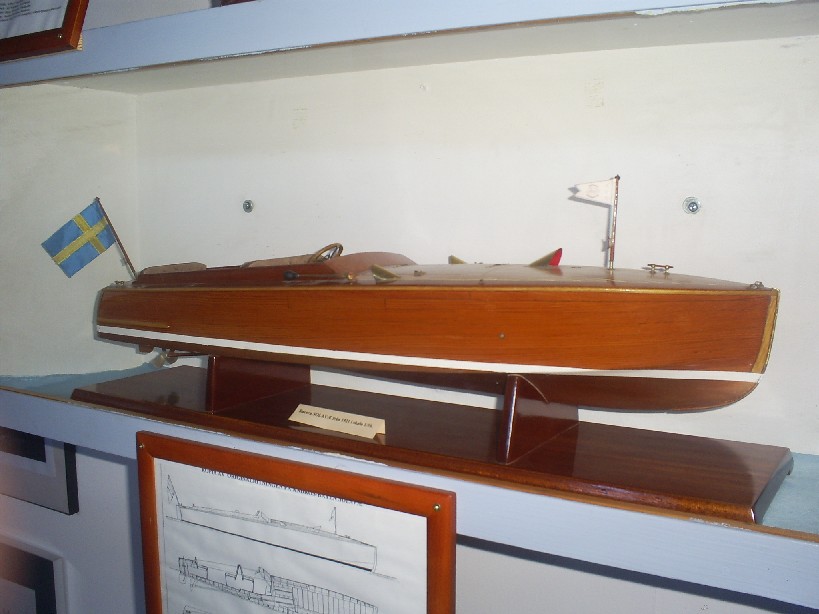 Äldre modellbåt